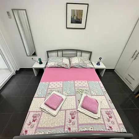 Violeta Apartment *