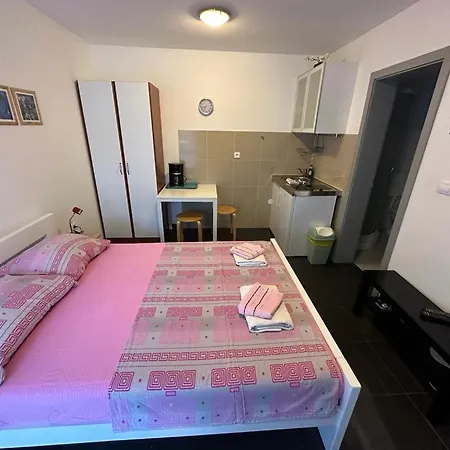 Apartment Violeta *