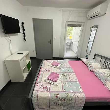 Violeta Apartment *